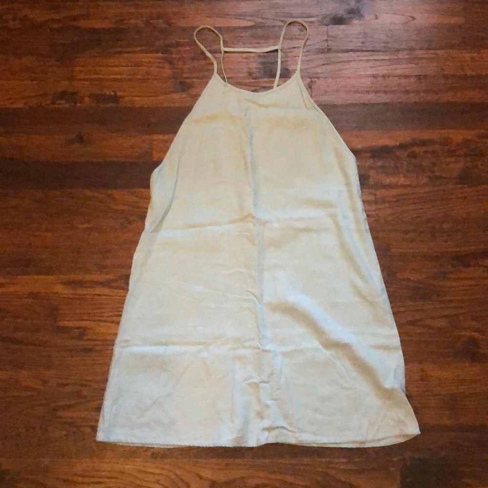 Short blue linen dress.